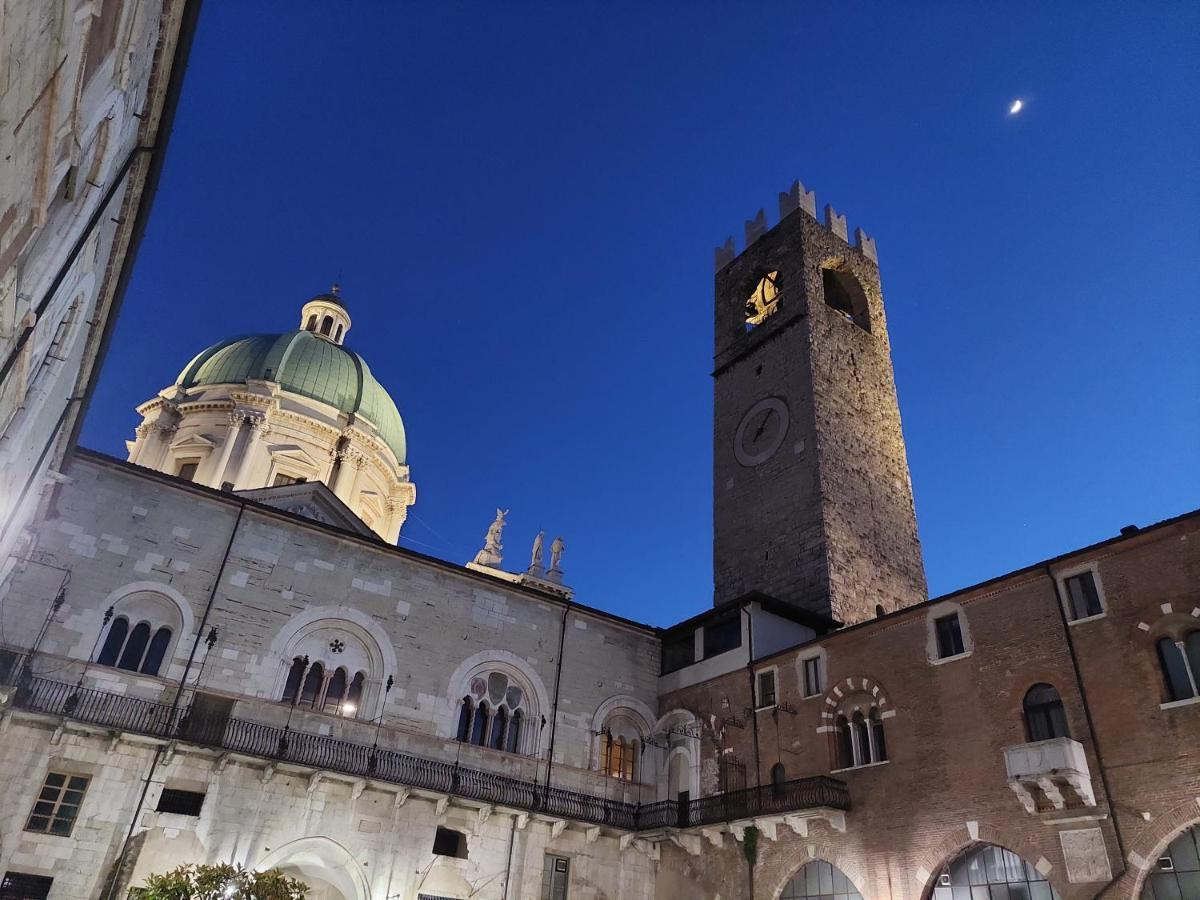 Fiordiluna, Nel Cuore Di Brescia Hotel Exterior foto